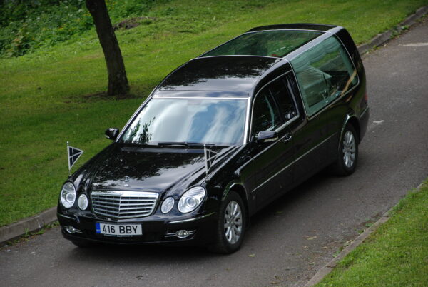 Matuseauto Mercedes-Benz VIP - Image 2