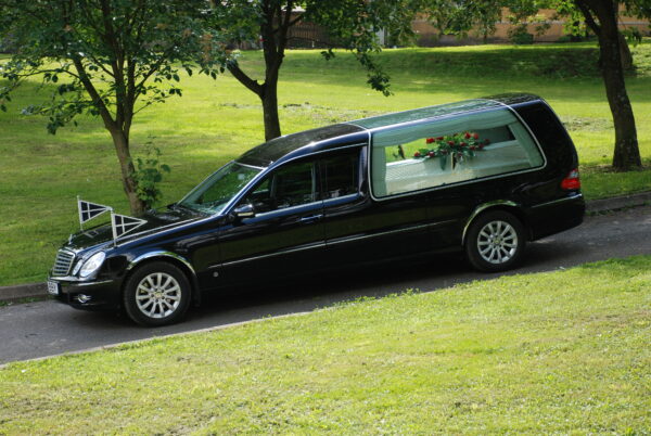 Matuseauto Mercedes-Benz VIP