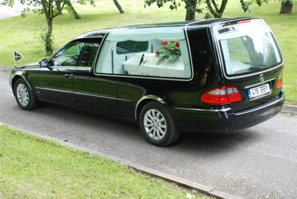Matuseauto Mercedes-Benz VIP - Image 3