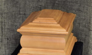Urn kirstukujuline