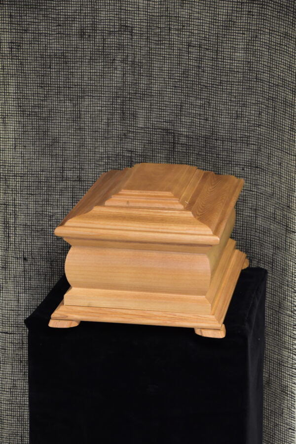 Urn kirstukujuline