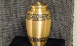 Urn Metall kuldne