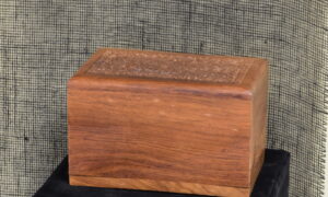 Urn 445