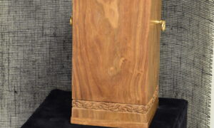 Urn 210