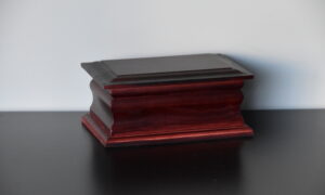 Urn tammepuidust UK001 Bordoo